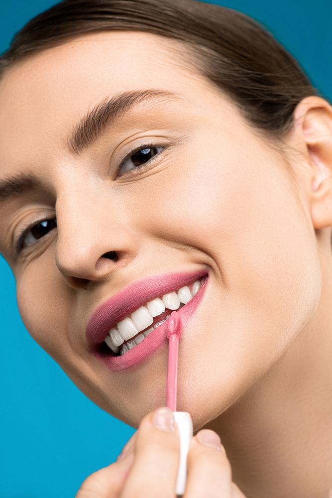 Mit dem richtigen Lippenstift zu weißeren Zähnen - Wondersmile GmbH